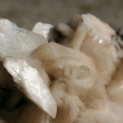 Orthoclase (en) | Adular, Orthoklas (de)